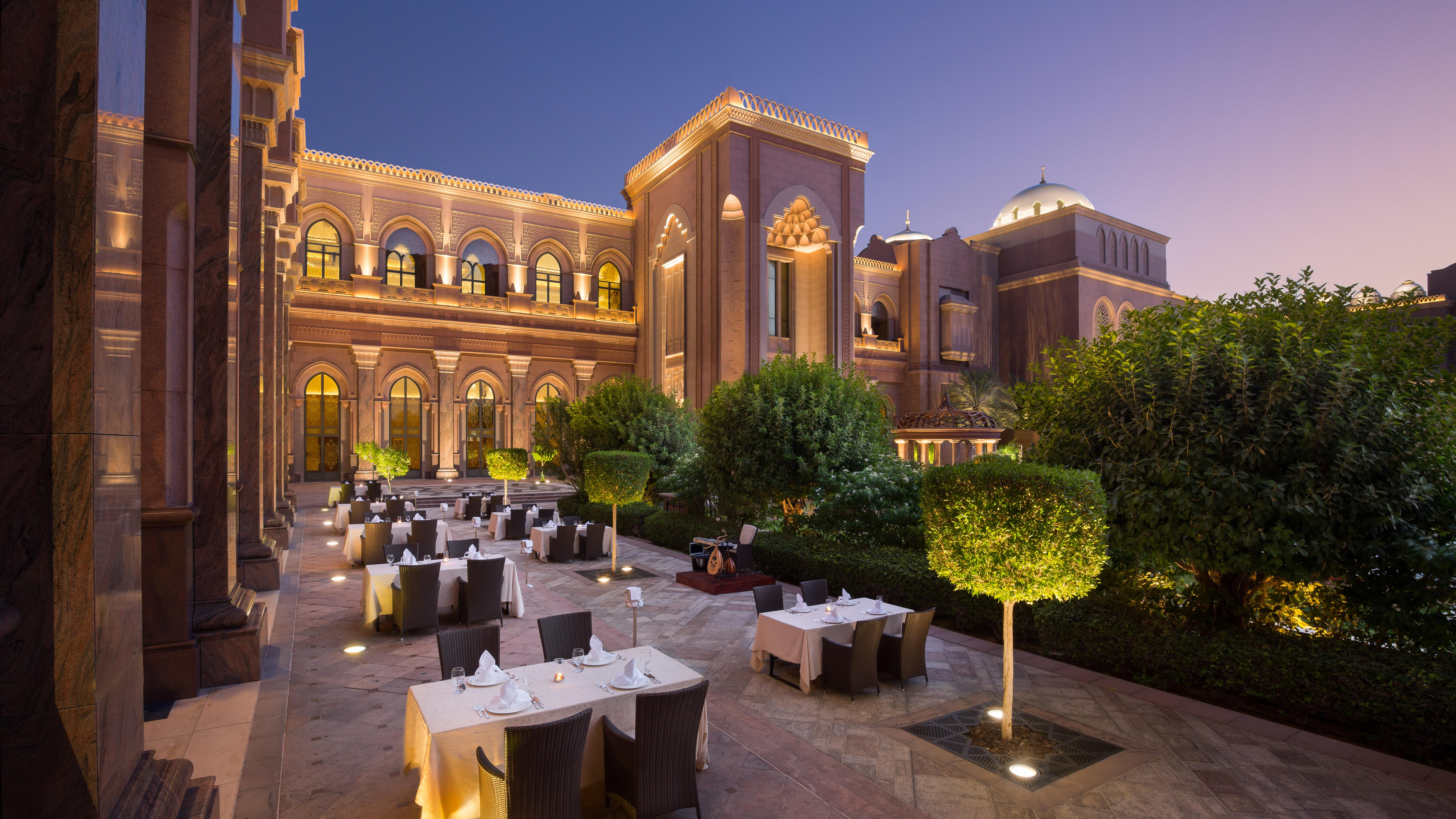 ホテル Emirates Palace Mandarin Oriental, アブダビ エクステリア 写真