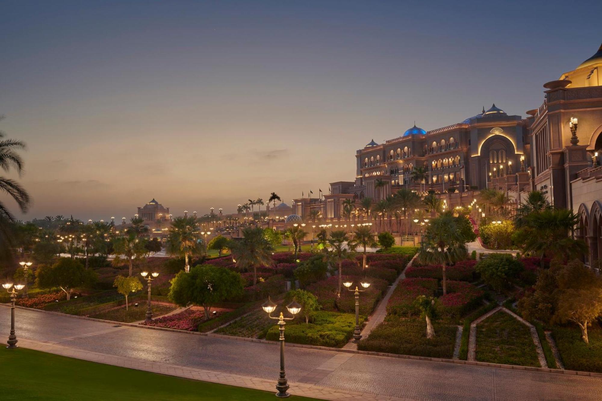 ホテル Emirates Palace Mandarin Oriental, アブダビ エクステリア 写真