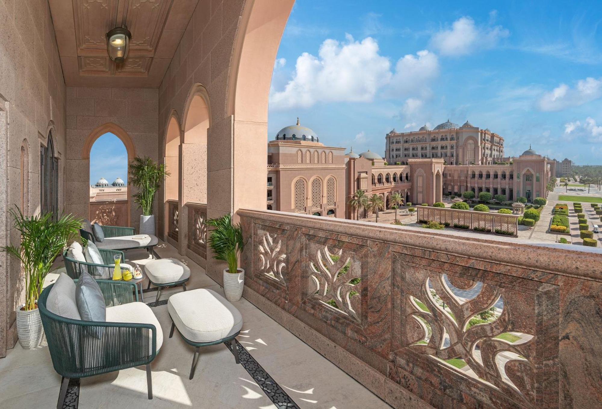 ホテル Emirates Palace Mandarin Oriental, アブダビ エクステリア 写真