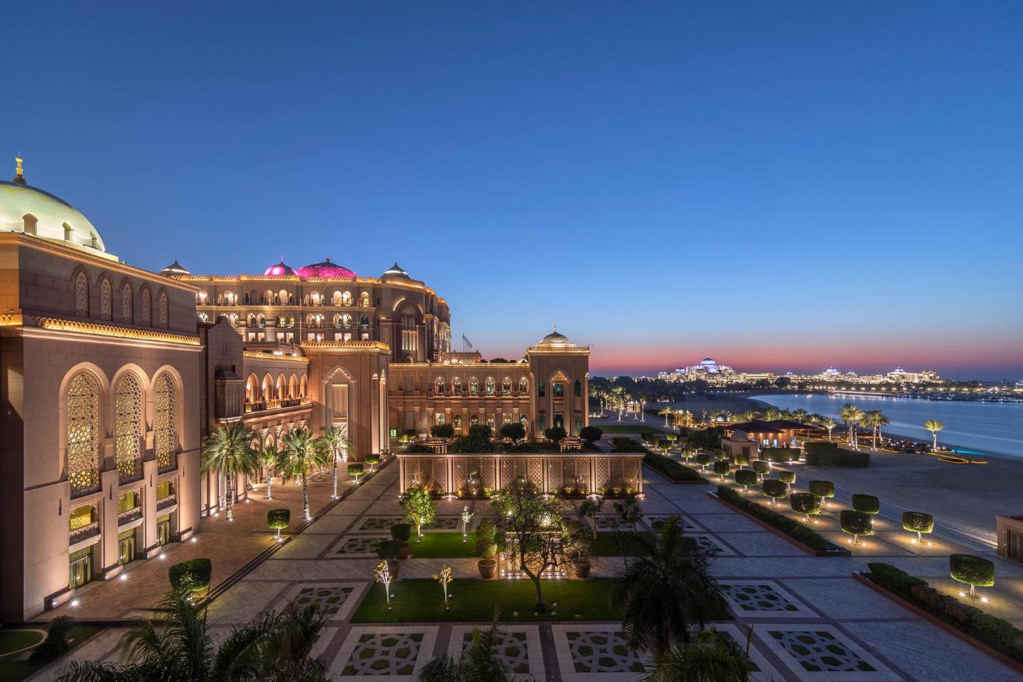 ホテル Emirates Palace Mandarin Oriental, アブダビ エクステリア 写真