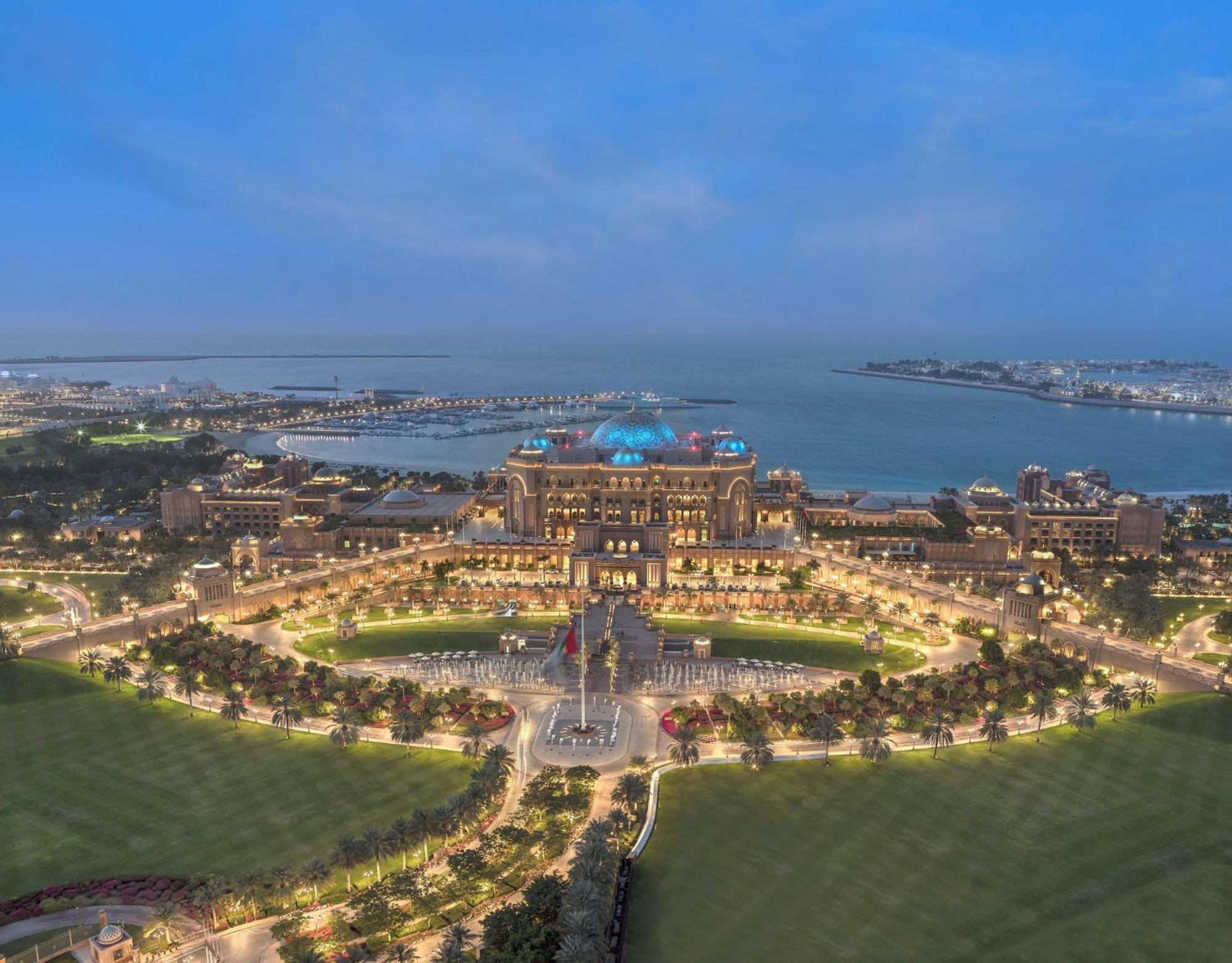 ホテル Emirates Palace Mandarin Oriental, アブダビ エクステリア 写真